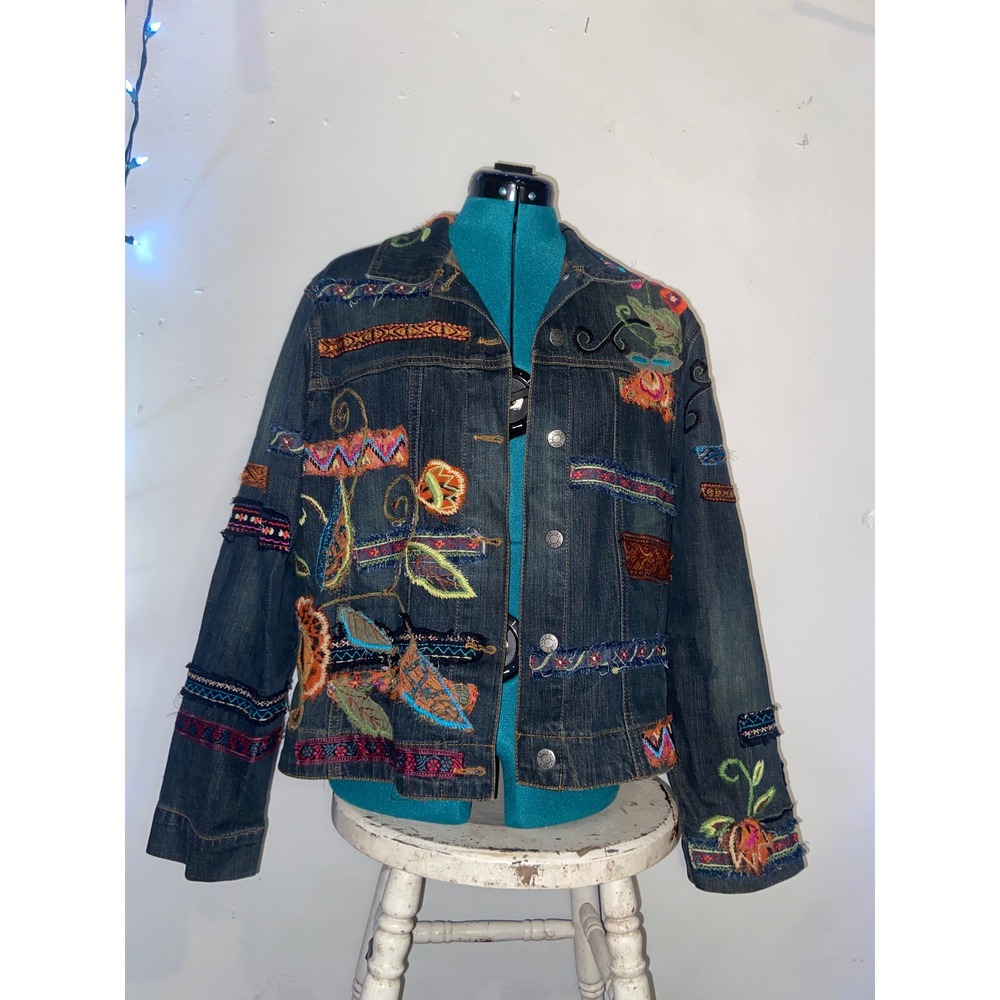Chico's Embroidered Patchwork Denim Jacket Statement Whimsy Floral Boho Size 1 - Picture 1 of 5